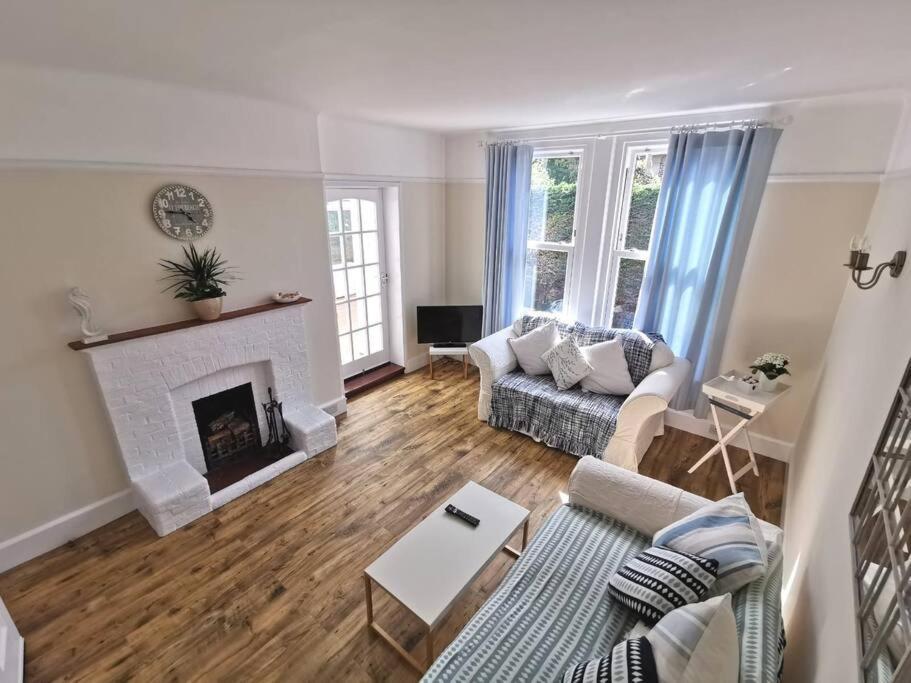 Beautiful Gate House A 4 Minute Walk From Beach Bognor Regis Extérieur photo