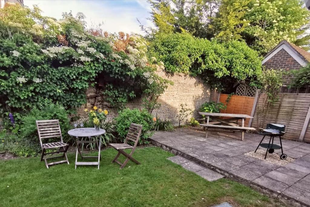 Beautiful Gate House A 4 Minute Walk From Beach Bognor Regis Extérieur photo