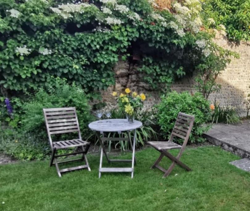 Beautiful Gate House A 4 Minute Walk From Beach Bognor Regis Extérieur photo